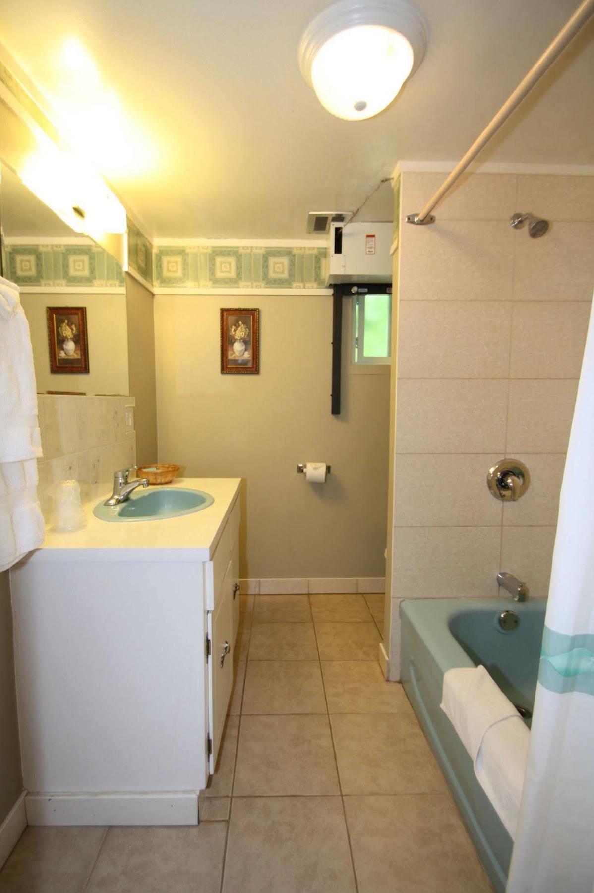Harrison Spa Motel Харрисон-Хот-Спрингс Экстерьер фото